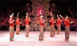 杨艺小龙广场舞动感印度