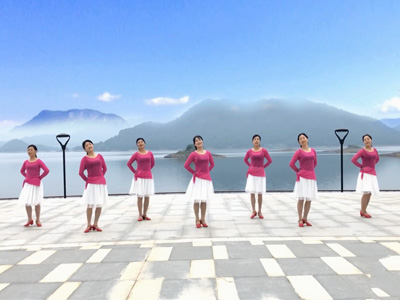 千岛湖秀水广场舞我和我的祖国-团队演示